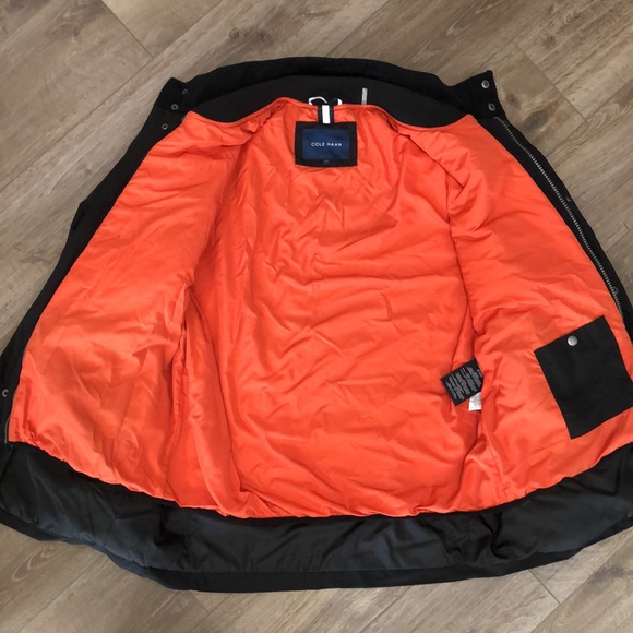 Like new! - COLE HAAN - 2 Jackets in one! - Puffer & Weather Proof Outer Coat - Picture 7 of 13